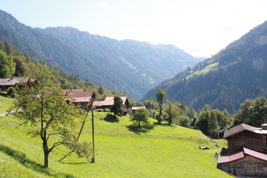 Gasthaus Roessli Versam Exterior photo